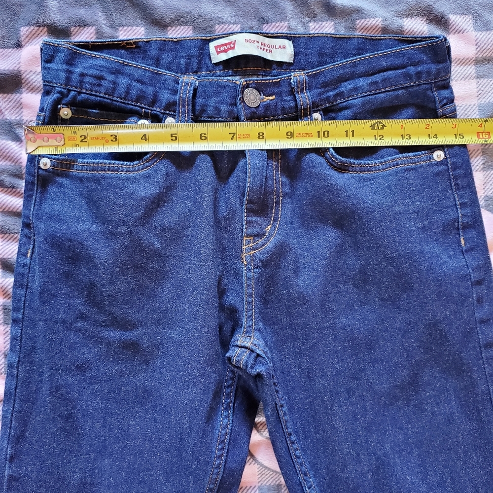Levis - Picture 5 of 6